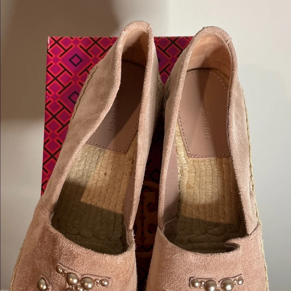 Tory Burch | Women’s Stud Pearls Logo Suede Espadrilles in Meadowsweet Size 10